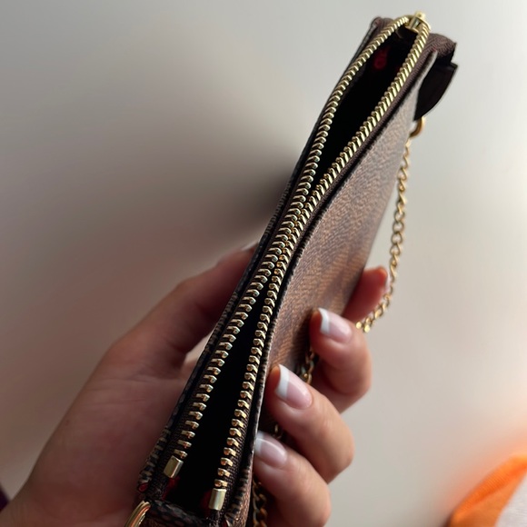 💲8️⃣2️⃣5️⃣❤️MINI POCHETTE ACCESSOIRES                in Damier Ebene❤️ - Picture 15 of 16